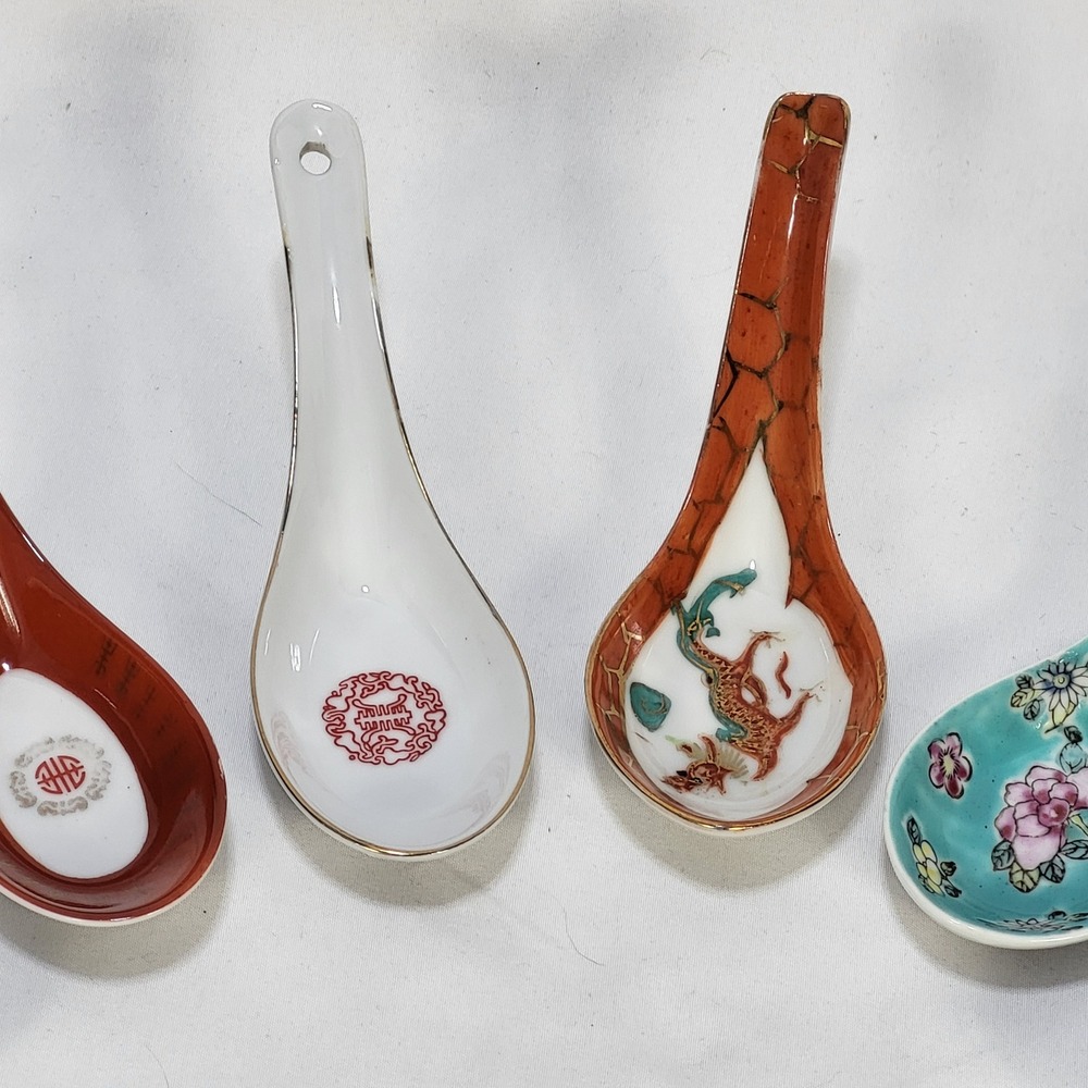 Vintage Chinese Porcelain Soup Spoons Set of 7 Tatung Famille Rose Floral Dragon - Picture 4 of 11
